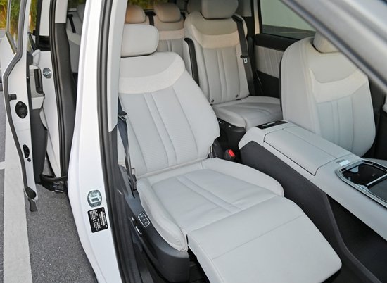 定位中型MPV 上汽大通MAXUS G70首发